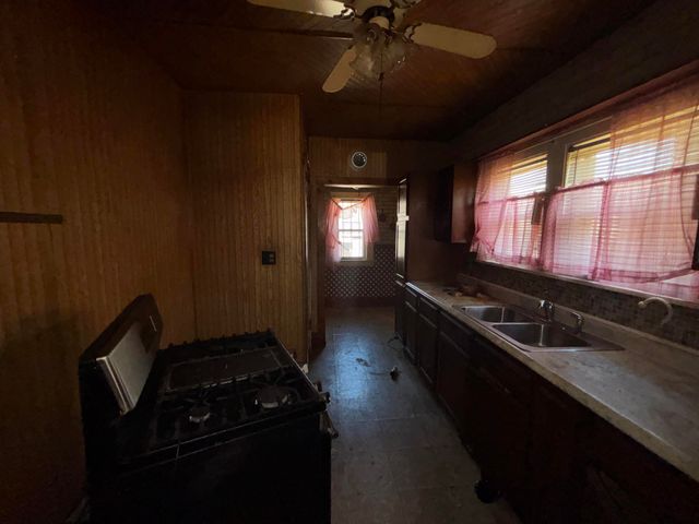 128 W 41st Avenue, Gary, IN 46408