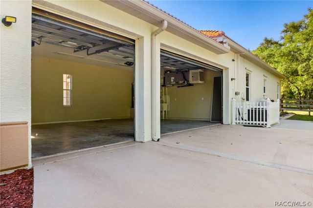 724 W Massachusetts Street, Hernando, FL 34442