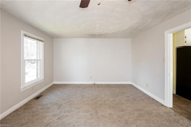 604 Caleb DR, Chesapeake, VA 23322