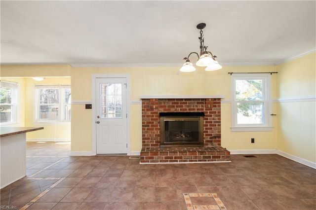 604 Caleb DR, Chesapeake, VA 23322