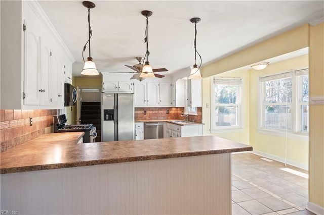 604 Caleb DR, Chesapeake, VA 23322