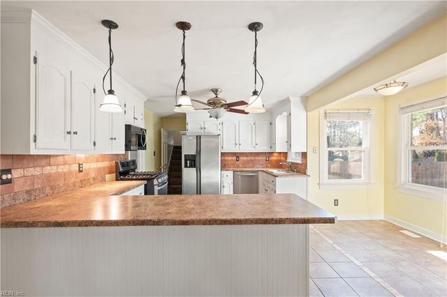 604 Caleb DR, Chesapeake, VA 23322