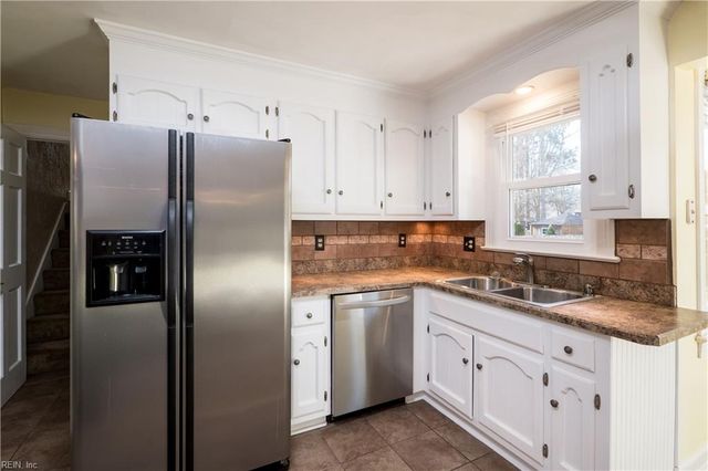 604 Caleb DR, Chesapeake, VA 23322