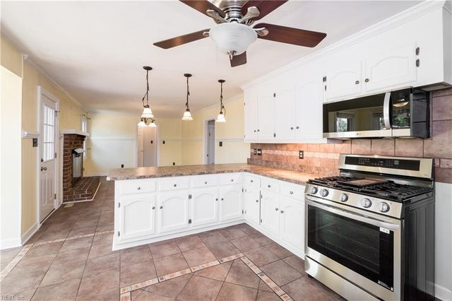 604 Caleb DR, Chesapeake, VA 23322