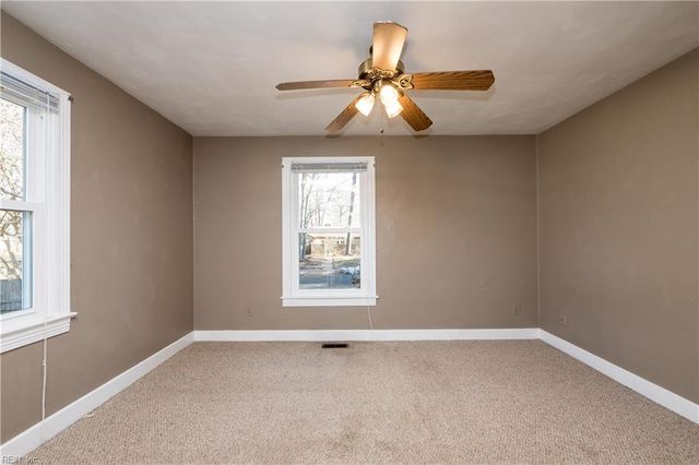 604 Caleb DR, Chesapeake, VA 23322