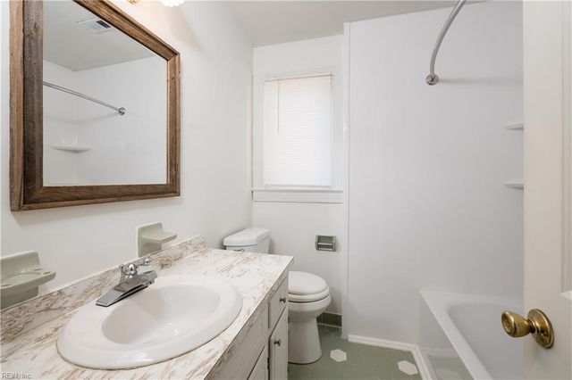 604 Caleb DR, Chesapeake, VA 23322