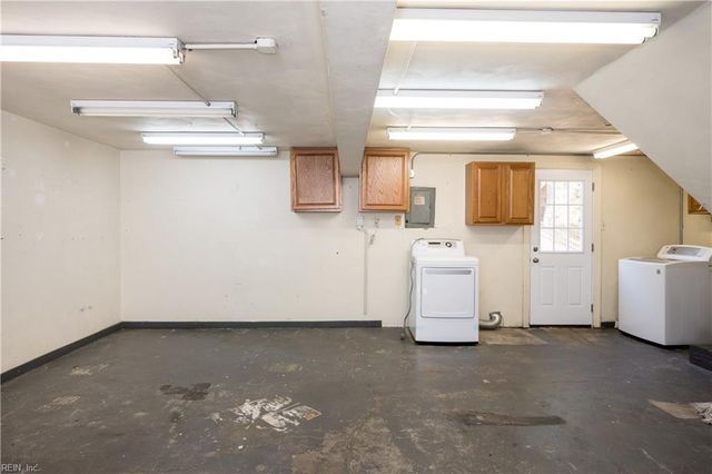 604 Caleb DR, Chesapeake, VA 23322