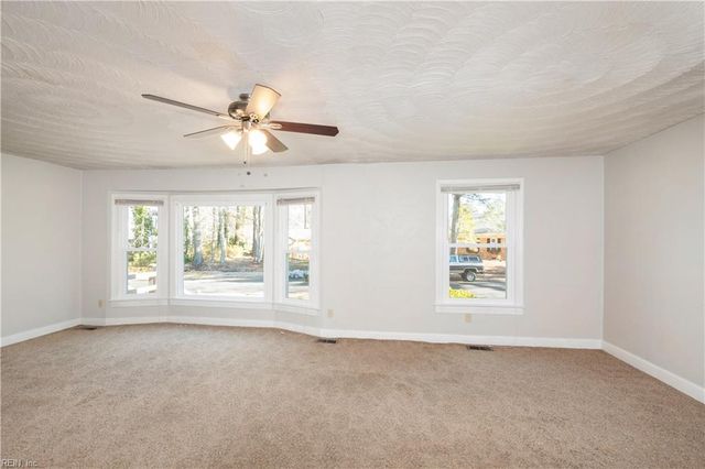 604 Caleb DR, Chesapeake, VA 23322