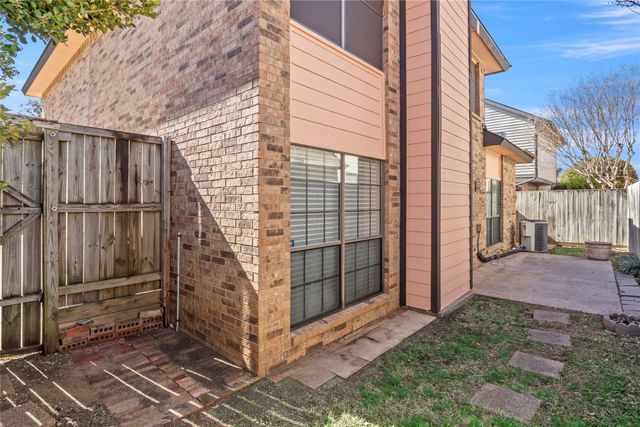 18914 RAVENGLEN Court, Dallas, TX 75287