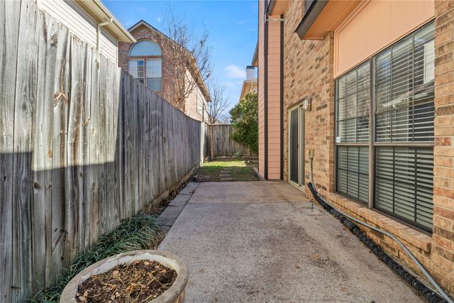 18914 RAVENGLEN Court, Dallas, TX 75287