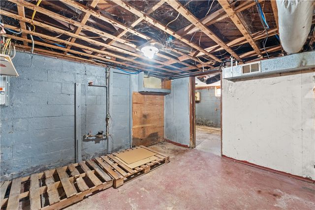 237 Collins Dr, Penn Hills, PA 15235