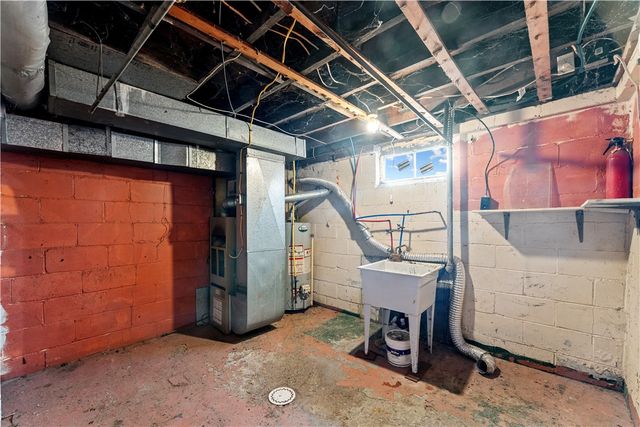 237 Collins Dr, Penn Hills, PA 15235