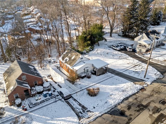 237 Collins Dr, Penn Hills, PA 15235