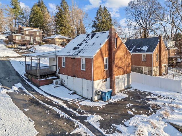 237 Collins Dr, Penn Hills, PA 15235