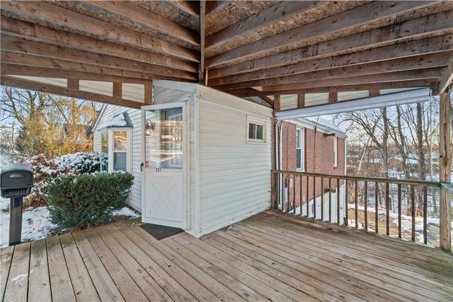 237 Collins Dr, Penn Hills, PA 15235