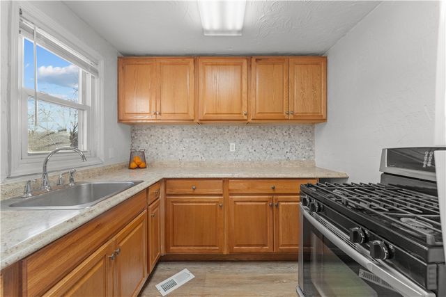 237 Collins Dr, Penn Hills, PA 15235