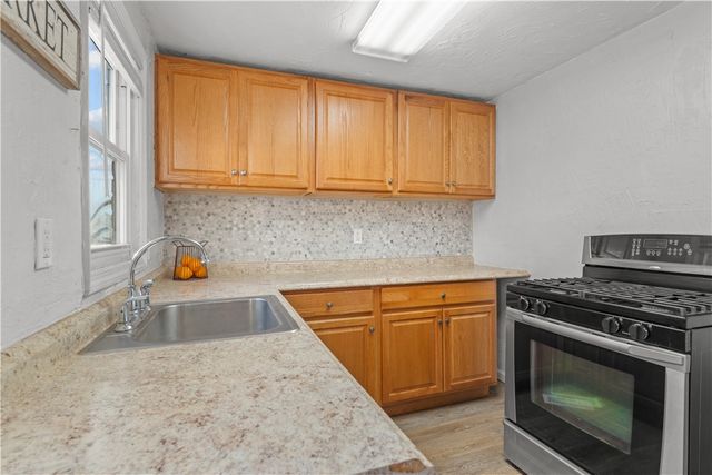 237 Collins Dr, Penn Hills, PA 15235