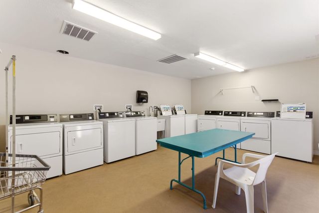 1601 Pennsylvania Street NE Z4, Albuquerque, NM 87110