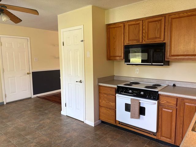 2304 Broadview, Conway, AR 72034