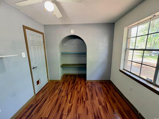 2304 Broadview, Conway, AR 72034