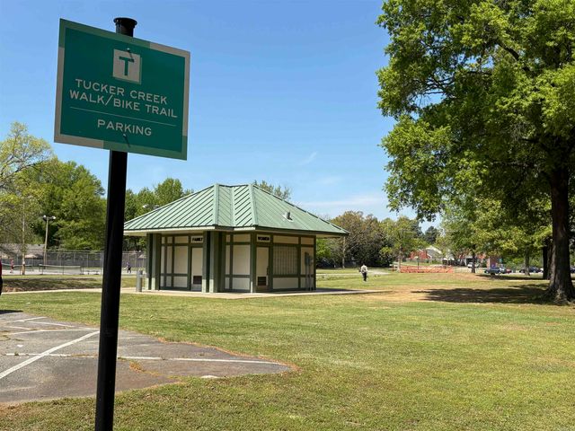 2304 Broadview, Conway, AR 72034