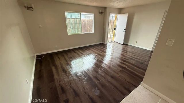 823 E 75th, Los Angeles, CA 90001