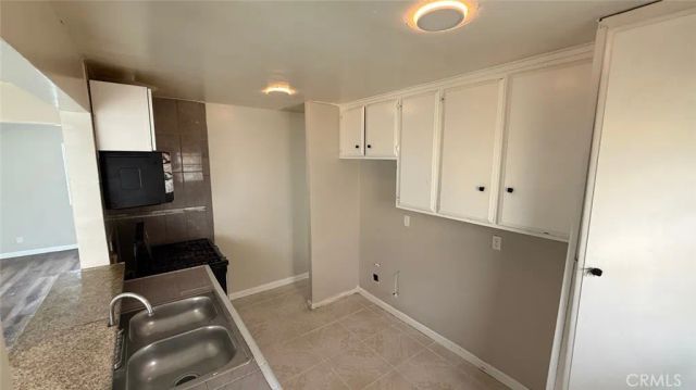 823 E 75th, Los Angeles, CA 90001