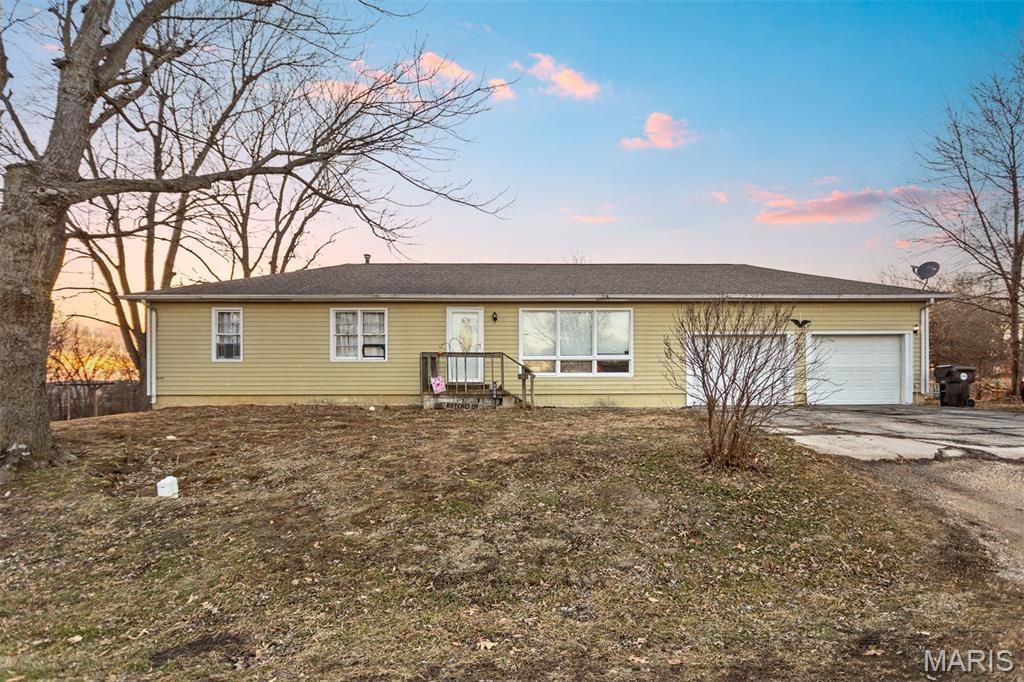 608 Harman Street, Pleasant Hill, IL 62366