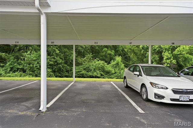 6 Monarch Trace Court 204, Chesterfield, MO 63017