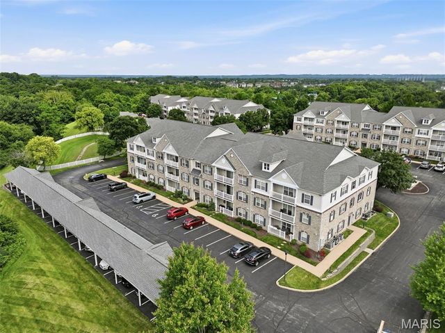 6 Monarch Trace Court 204, Chesterfield, MO 63017