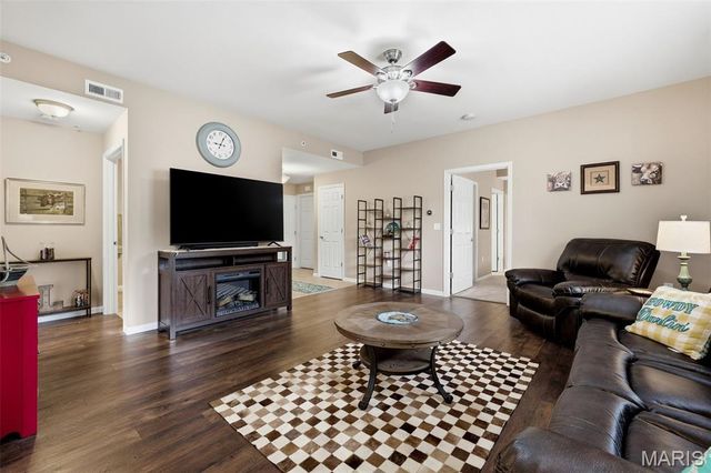 6 Monarch Trace Court 204, Chesterfield, MO 63017