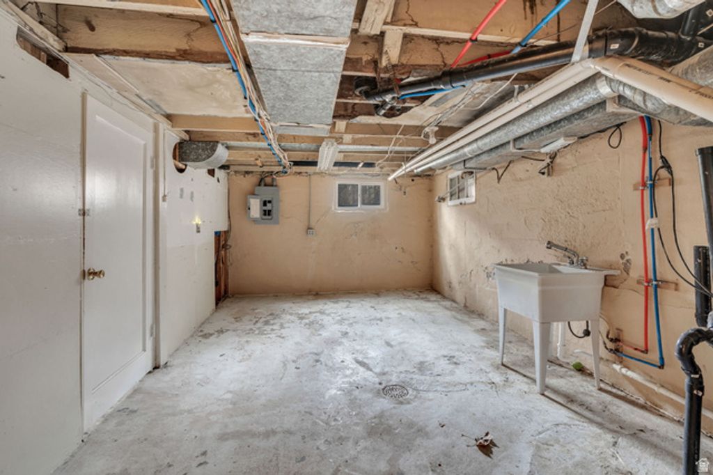 Image 14 of property listing at 1260 28TH ST, Ogden, UT 84403
