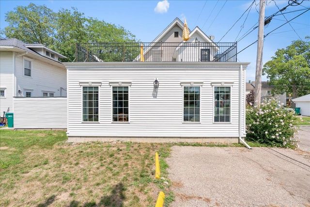 215 W Williams Street, Owosso, MI 48867