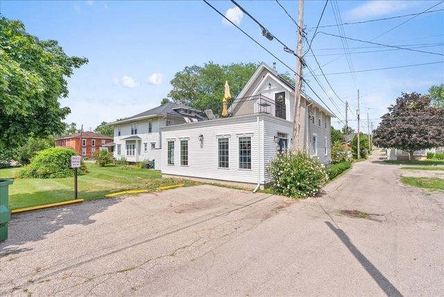 215 W Williams Street, Owosso, MI 48867