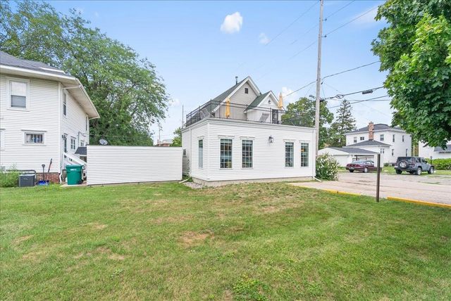 215 W Williams Street, Owosso, MI 48867