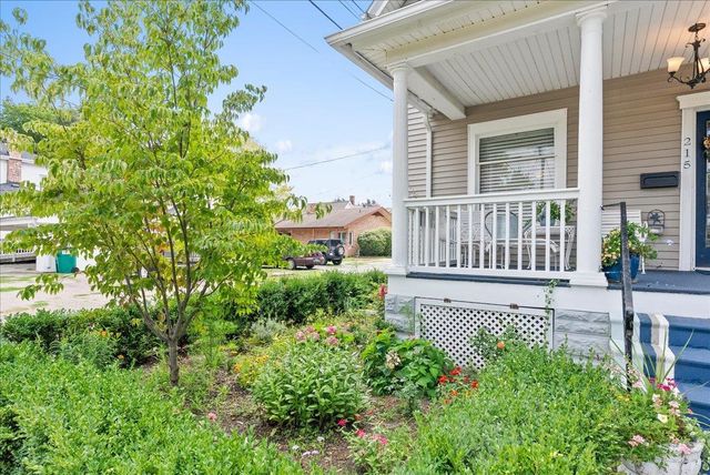 215 W Williams Street, Owosso, MI 48867
