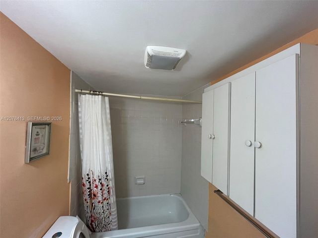 581 Blue Heron Drive 307-B, Hallandale Beach, FL 33009