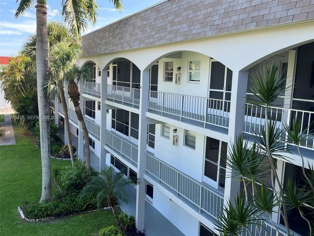 581 Blue Heron Drive 307-B, Hallandale Beach, FL 33009