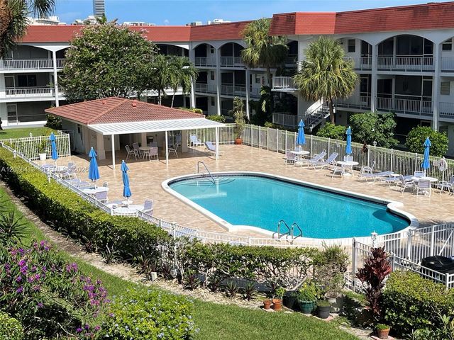 581 Blue Heron Drive 307-B, Hallandale Beach, FL 33009