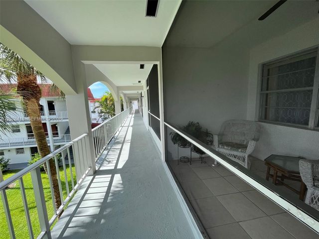 581 Blue Heron Drive 307-B, Hallandale Beach, FL 33009