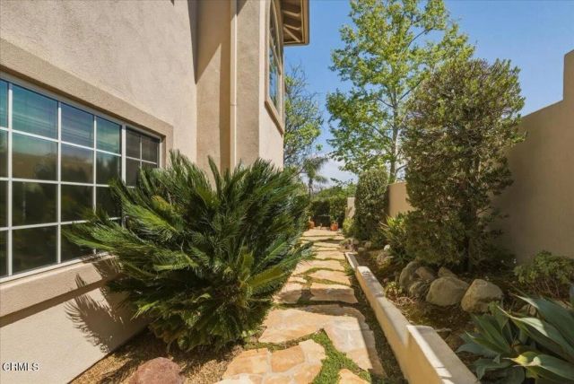 1048 Larry Court, Newbury Park, CA 91320