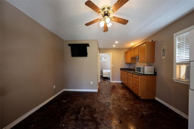 3337 Brunes Mill Road, Columbus, TX 78934