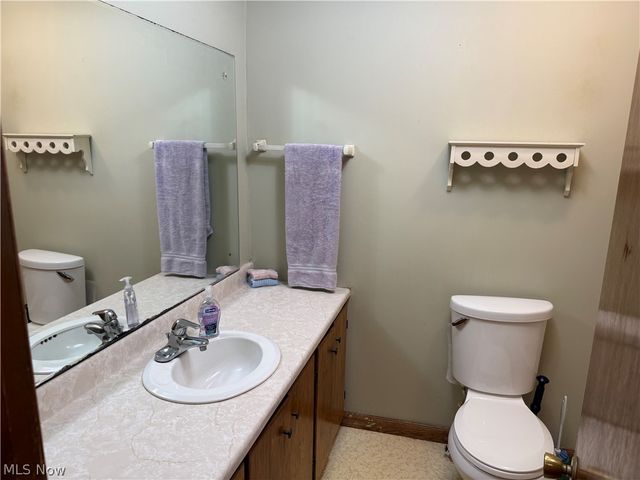 5920 Weaver Road, New Franklin, OH 44216