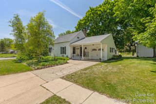 312 Russell Street, Middleville Vlg, MI 49333