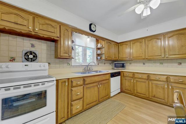 522 Helena Avenue, Wyckoff, NJ 07481