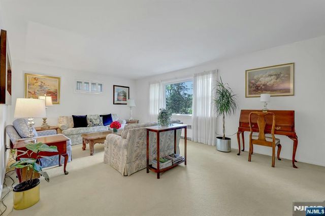 522 Helena Avenue, Wyckoff, NJ 07481