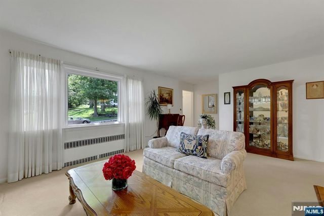 522 Helena Avenue, Wyckoff, NJ 07481