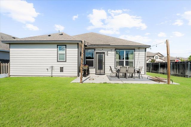 210 Maroon LN, Kyle, TX 78640