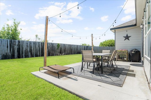 210 Maroon LN, Kyle, TX 78640