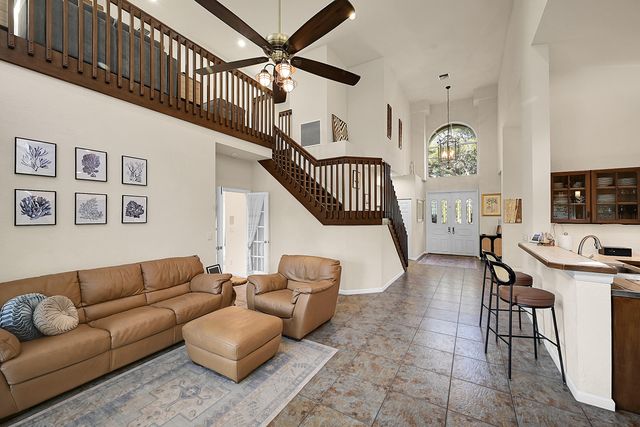 15 Lawrence Lake Drive, Boynton Beach, FL 33436